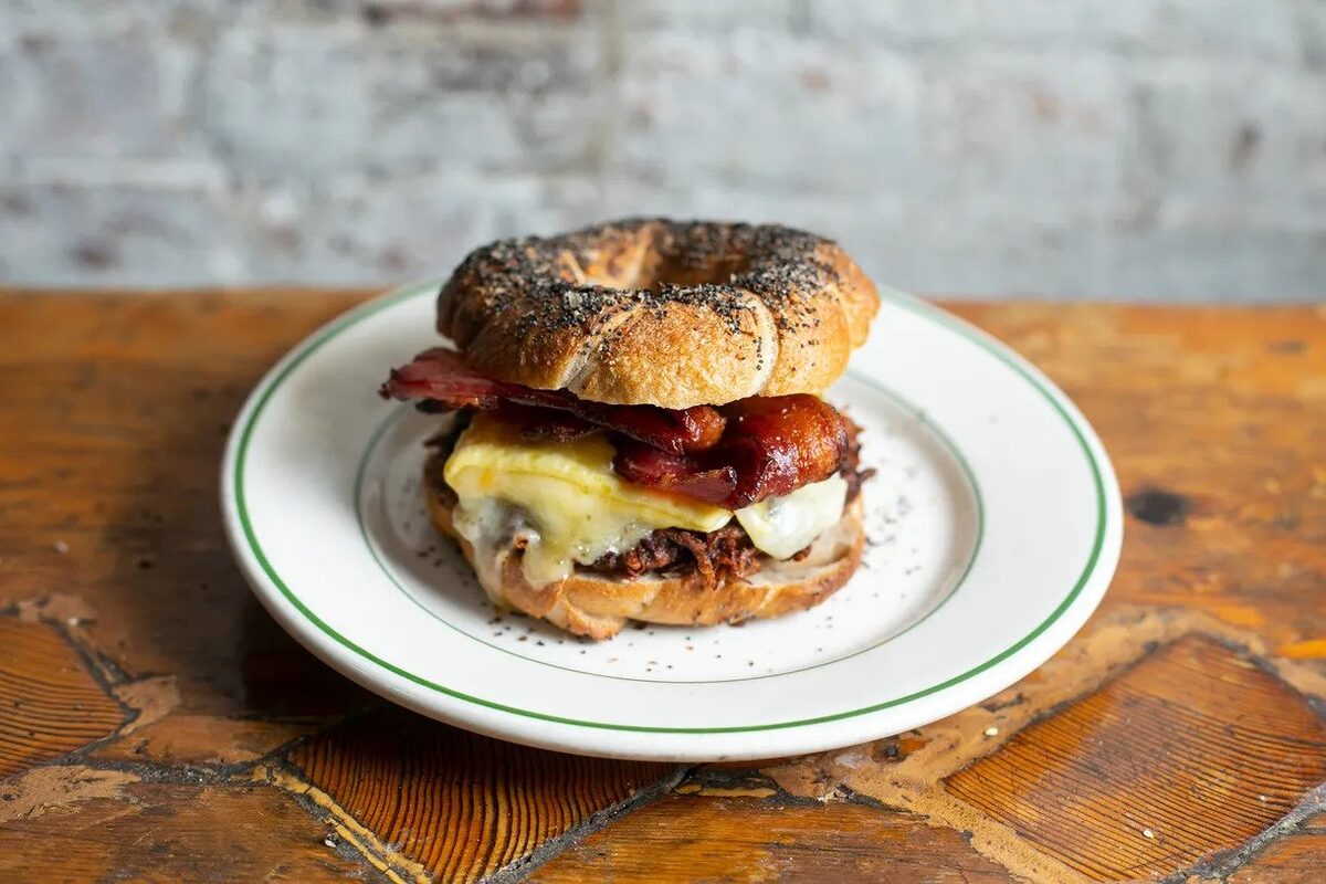 Greenpoint Pizzeria Paulie Gee’s Is Hosting a Jewish-American Deli For the Next Two Months – Eater NY