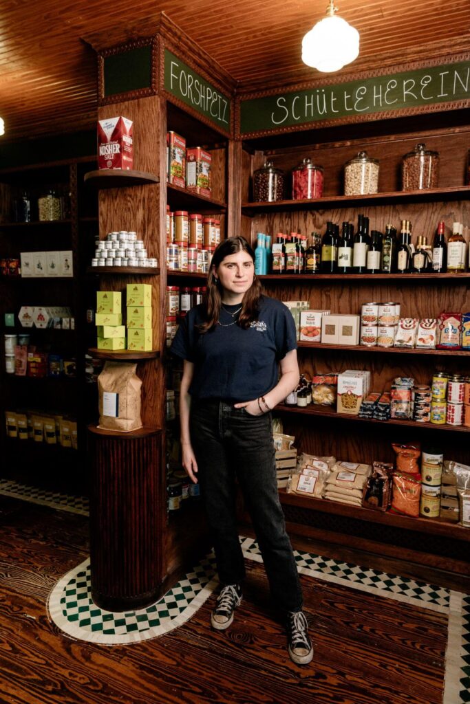 Elyssa, founder of Edith's